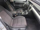 Volkswagen Passat (2017) 2.0 TDI, Automat, Navi - náhled 9