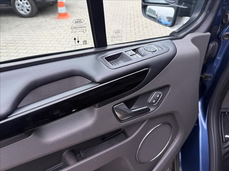 Ford Tourneo Custom 2,0 136kW Titanium X Webasto - fotka 16 z 28