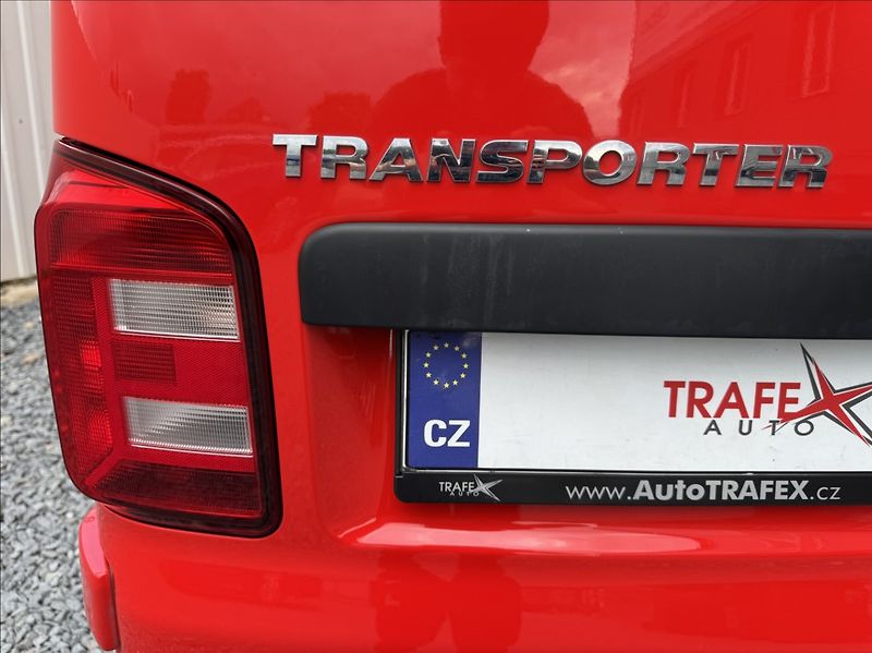 Volkswagen Transporter 2,0 TDI DSG LONG DPH 1.maj. ČR - fotka 18 z 50
