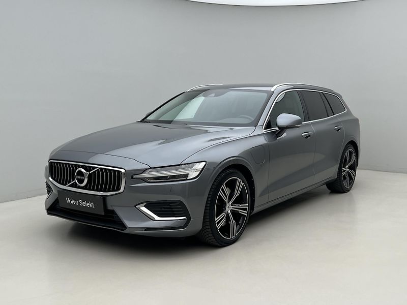 Volvo V60 T6 AWD RECHARGE INSCRIPTION - fotka 1 z 47