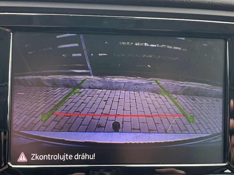 Škoda Octavia 1,6 TDi 81kW STYLE-KAMERA.P - fotka 33 z 42