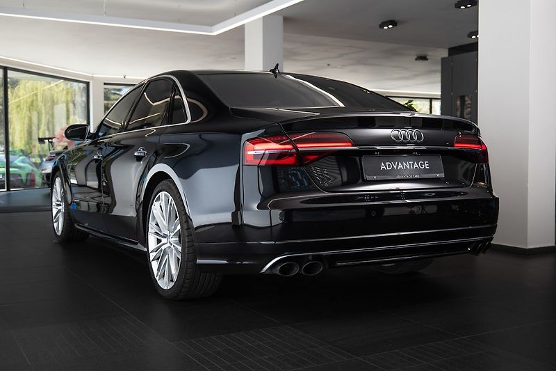 Audi S8 - fotka 4 z 28