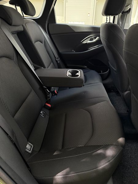 Hyundai i30 (2018) 1.6 CRDi Automat - fotka 6 z 13
