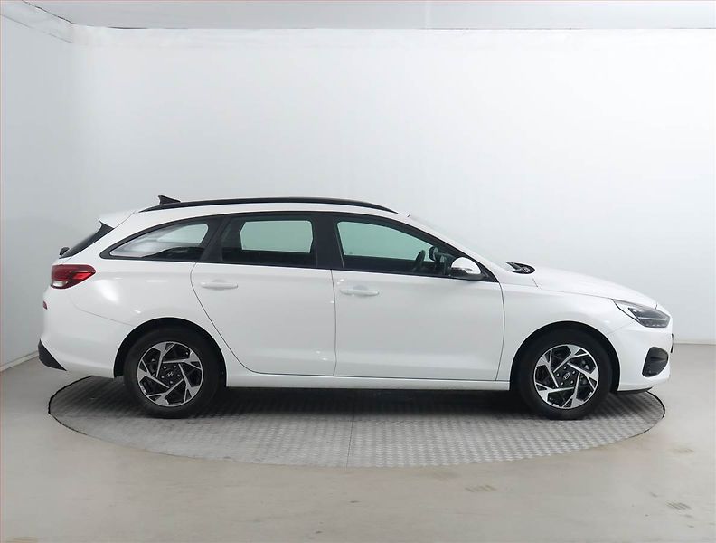 Hyundai i30 (2024) 1.5 DPI, ČR,1.maj, Serv.kniha - fotka 6 z 18