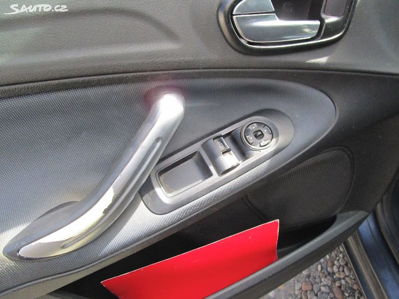 Ford S-MAX 2,0TDCi-96KW-AUTOMAT - fotka 19 z 24