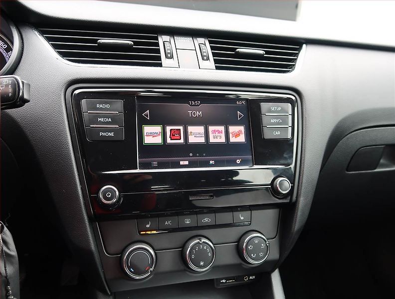 Škoda Octavia (2017) 1.6 TDI, Tempomat - fotka 12 z 17
