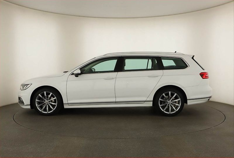 Volkswagen Passat (2018) Highline 2.0 TDI, Automat, ČR - fotka 3 z 18