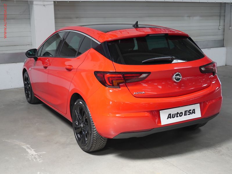 Opel Astra (2019) 1.6 CDTi, AT - fotka 4 z 23