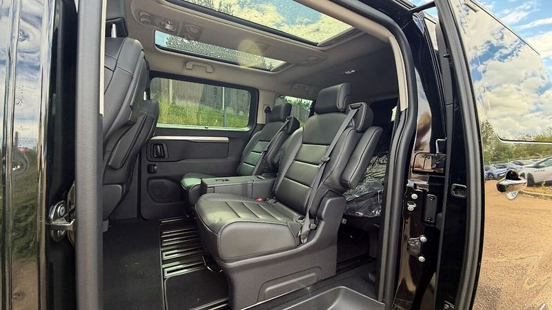 Toyota ProAce Verso 2.2. 180 L2 AT VIP SKYVIEW SKL - fotka 12 z 26