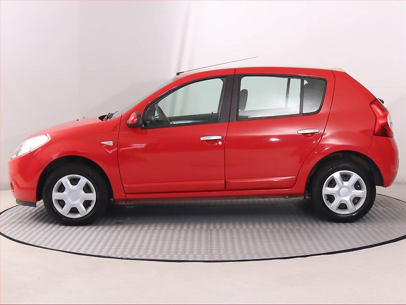 Dacia Sandero (2011) 1.2 16V - fotka 3 z 14