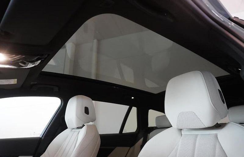 BMW i5 eDrive40 Touring M 360kam Pano - fotka 11 z 14