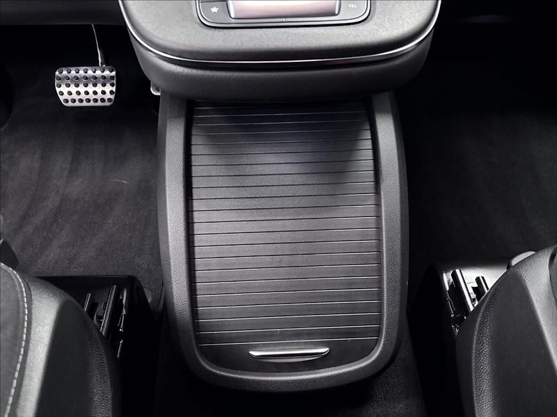 Mercedes-Benz Třídy V V300D 4MATIC STYLE L - fotka 21 z 38