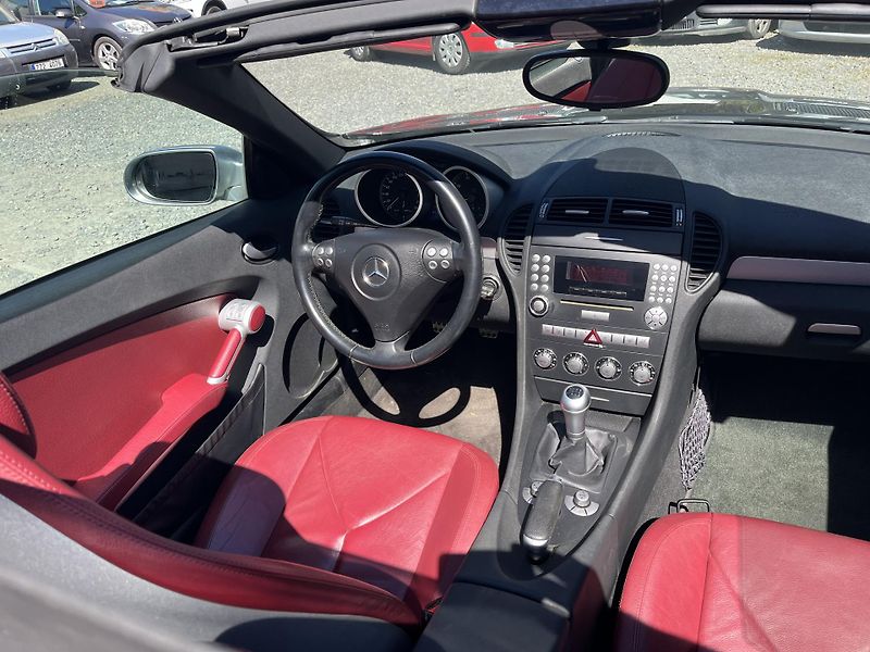 Mercedes-Benz SLK (2005) 350 V6 200 Kw AMG paket ČR!!! - fotka 14 z 18