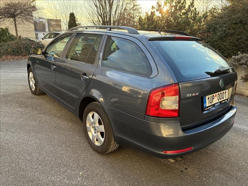 Škoda Octavia 1.6 TDi 4x4 77 kW - fotka 6 z 20
