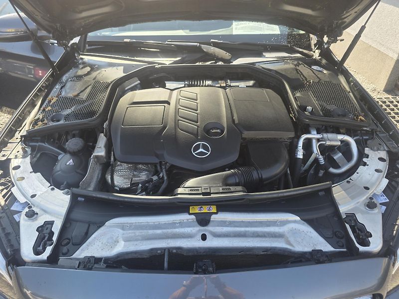 Mercedes-Benz Třídy C C200D 9G  Full LED Facelift  - fotka 17 z 23