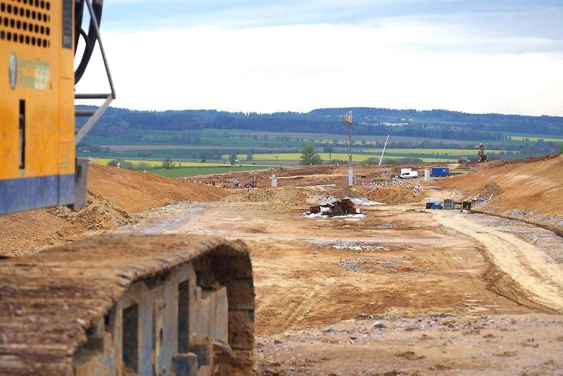 Snímky z výstavby dálnice D35 Džbánov - Litomyšl, duben 2025