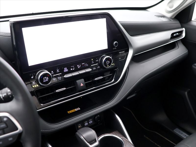 Toyota Highlander 2,5 Hybrid 140kW Executive CZ - fotka 19 z 34