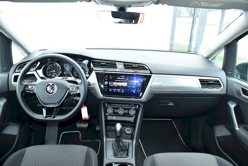 Volkswagen Touran (2022) Comfortline 1.5 TSI 110kW DSG - fotka 14 z 32