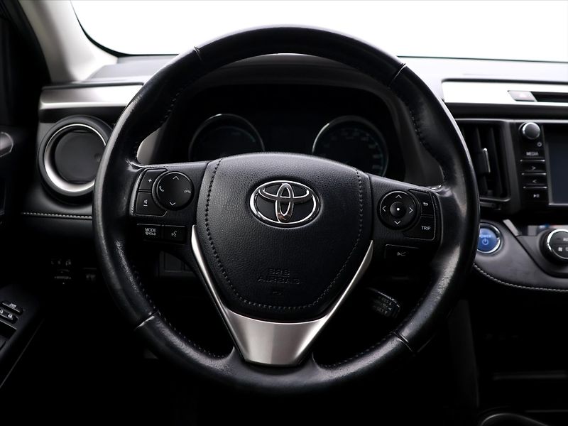 Toyota RAV4 2,5 HEV 114kW Executive 4WD - fotka 19 z 41