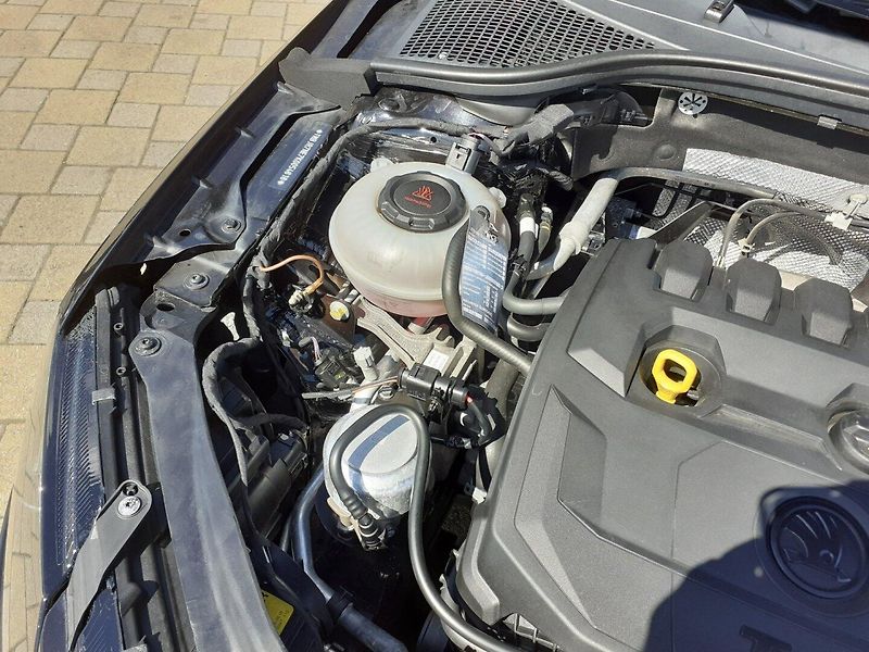 Škoda Octavia (2018) KOMBI 1.5 TSi DSG - fotka 27 z 41