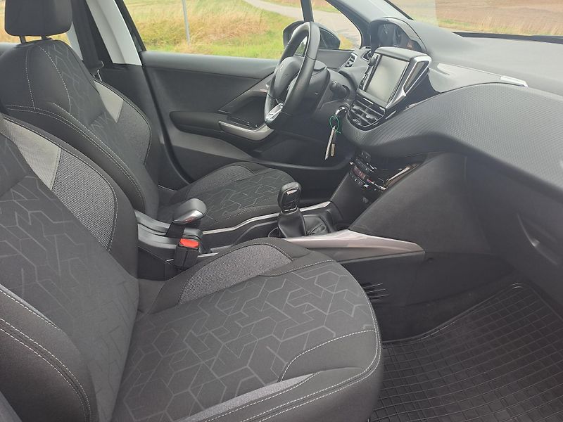 Peugeot 2008 (2017) 1.2  1. MAJITEL ČR PĚKNÝ STAV - fotka 14 z 31