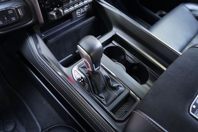 RAM 1500 TRX, Equipment Level 2, Harman - fotka 38 z 62