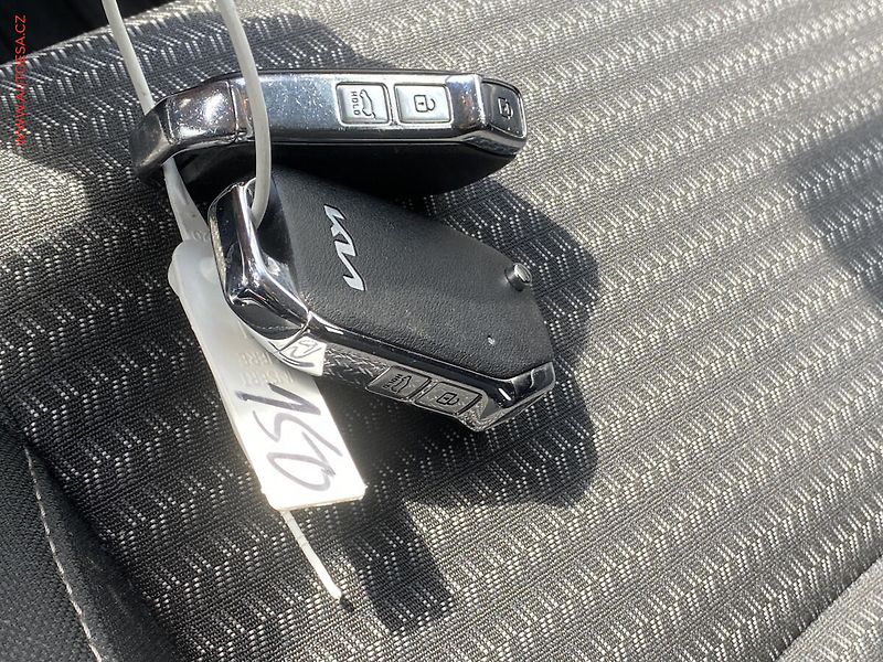 Kia Ceed (2022) 1.5 TGDi SW, ČR, TOP, LED - fotka 18 z 19