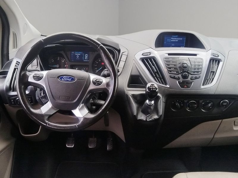 Ford Tourneo Custom (2017) Titanium L2 96kW, 1MAJ, ČR, ta - fotka 13 z 17