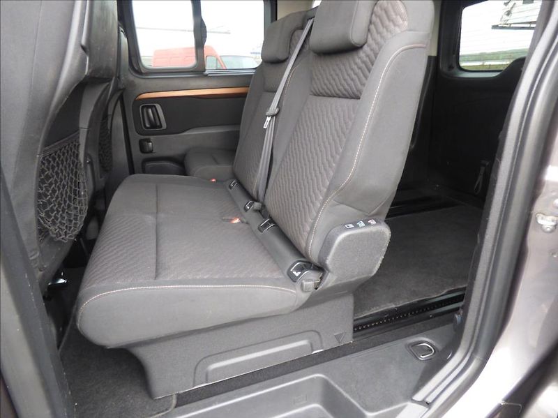 Toyota ProAce 2,0 130kw,automat  Family Comf - fotka 13 z 54