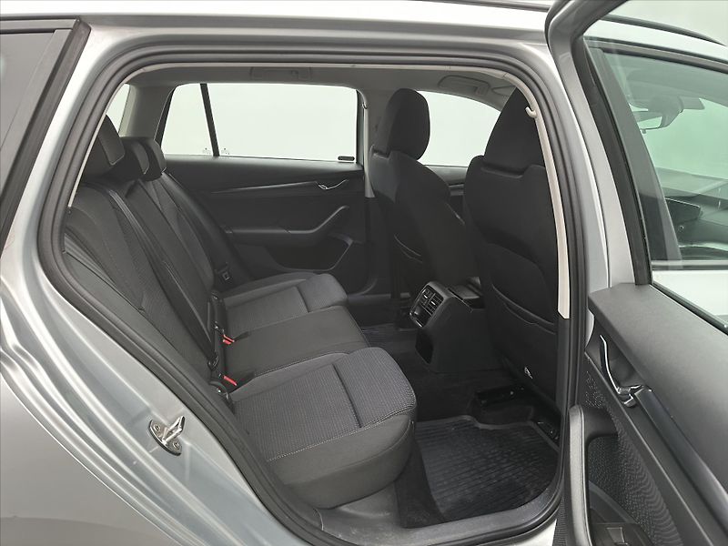 Škoda Octavia 2,0 TDI 85kW CZ 1.Maj LED DPH - fotka 12 z 35