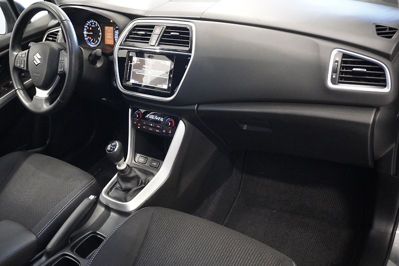 Suzuki SX4 S-Cross S-CROSS  1,4 BOOSTERJET MHEV - fotka 24 z 27