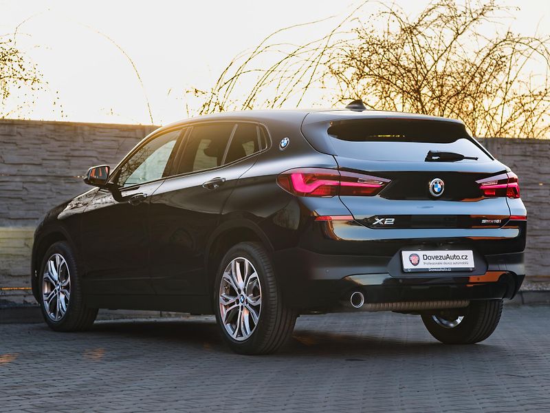 BMW X2 sDrive18i Advantage,ShadowLine - fotka 6 z 31
