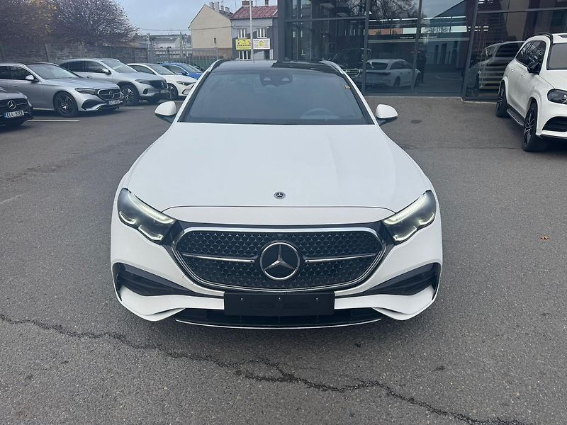 Mercedes-Benz Třídy E (2025) E 300 de 4MATIC kombi - fotka 2 z 26