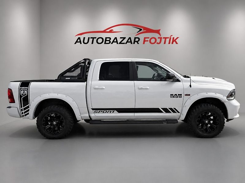Dodge RAM 1500 (2018) 5.7 HEMI V8 Sport Crew Cab 4×4 - fotka 8 z 24