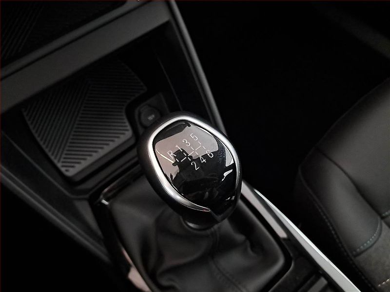 Citroën C4 (2022) 1.2 PureTech, ČR,1.maj - fotka 21 z 24