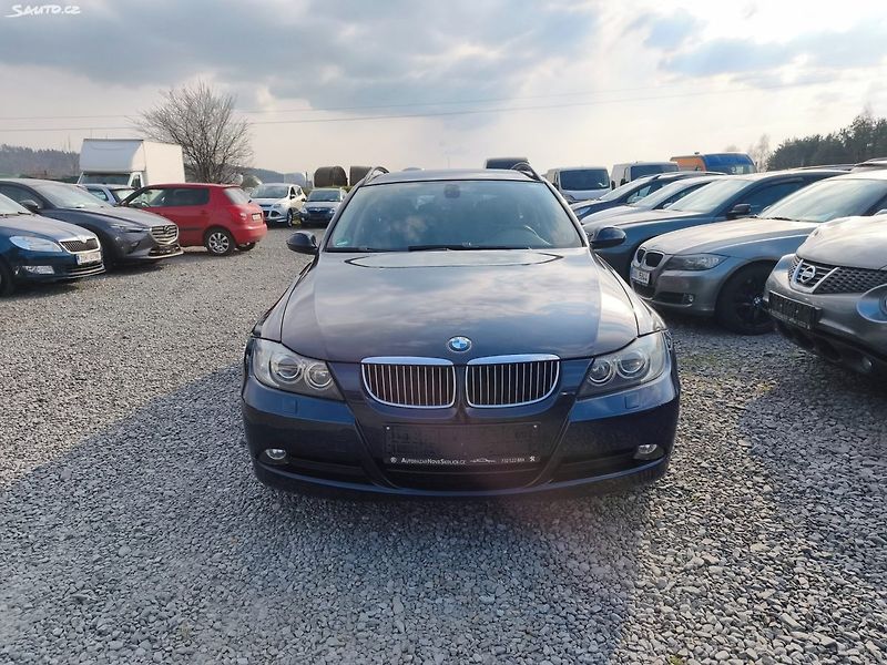 BMW Řada 3 (2008) - fotka 3 z 46