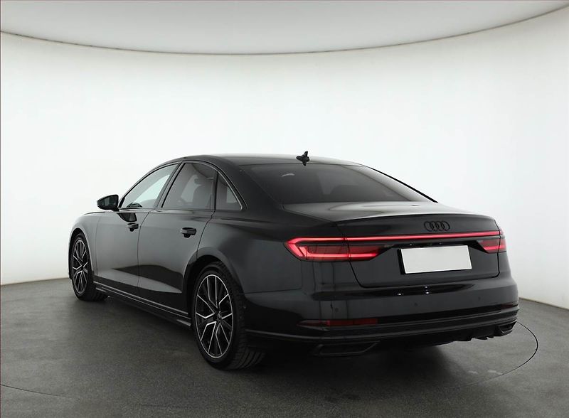 Audi A8 (2019) 55 TFSI - fotka 4 z 21