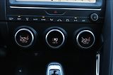 Jaguar E-Pace 2,0 D180  ČR,4x4,AUTOMAT,S - náhled 18