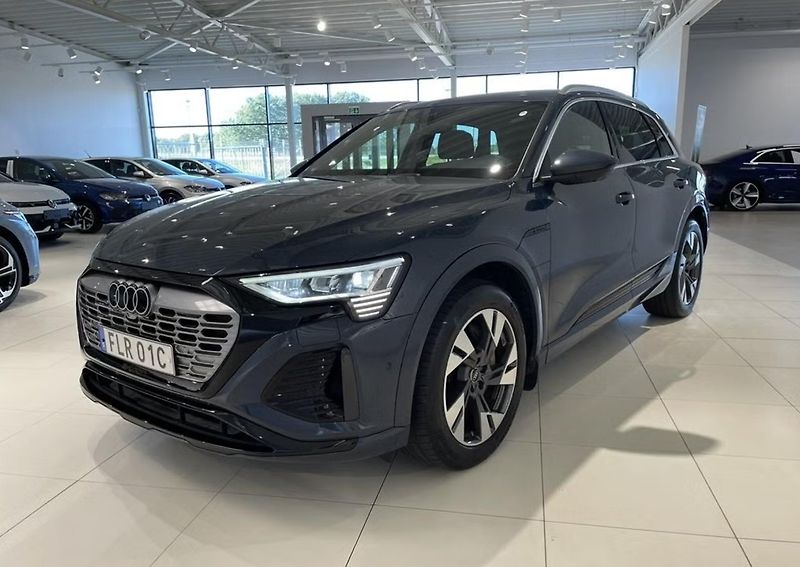 Audi Q8 e-tron 55 Q S-Line 360k Tažné SoH 94% - fotka 3 z 30