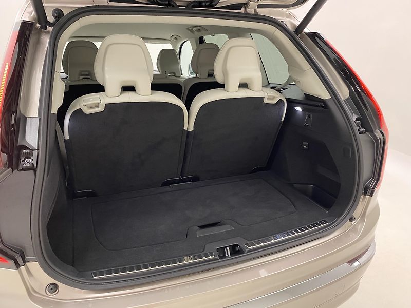 Volvo XC90 (2026) T8 AWD RECHARGE BRIGHT PLUS 7m - fotka 24 z 71