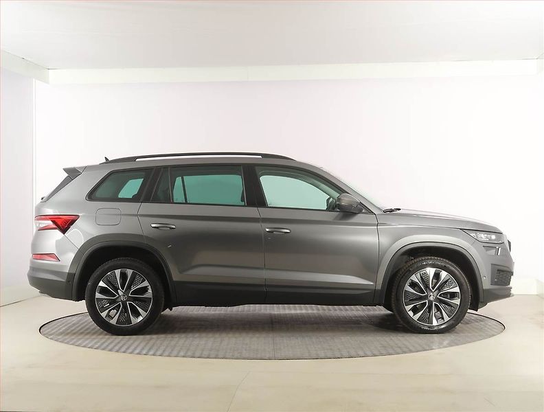 Škoda Kodiaq (2023) Ambition 2.0 TDI, digi klima - fotka 6 z 24