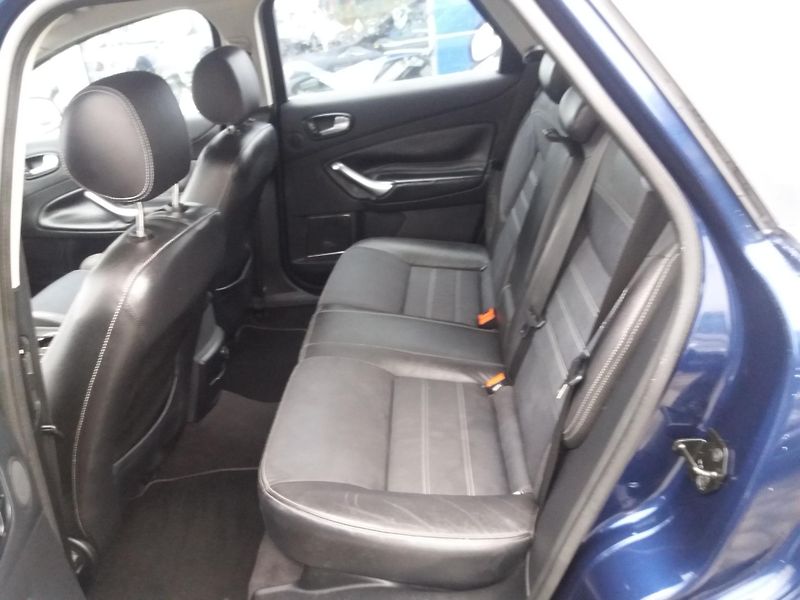 Ford Mondeo 2.0TDCi,103kW,KŮŽE,SERV.KNÍŽKA - fotka 15 z 18
