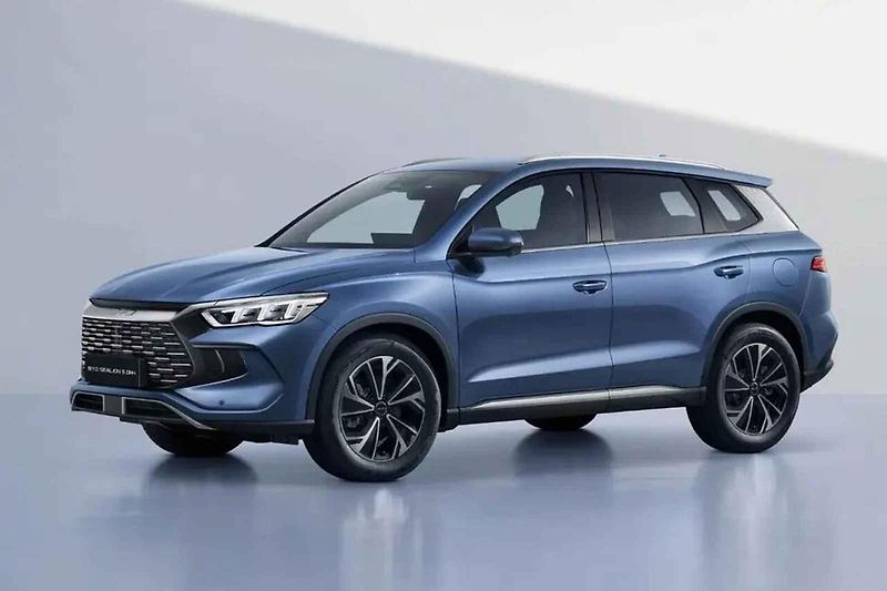 Vozy s pohonem plug-in hybrid můžou ujet čistě na elektřinu vyšší desítky kilometrů.