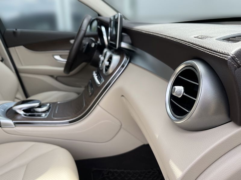 Mercedes-Benz GLC Coupé 250 4MATIC kupé - fotka 18 z 21