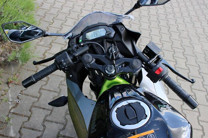 Kawasaki Ninja 125 (2026) 2026 - fotka 5 z 8