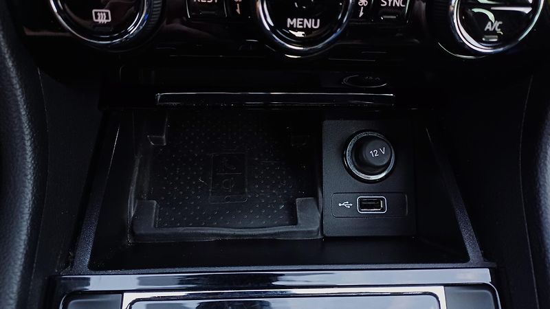 Škoda Superb 140kW TDI 4x4 SPORTLINE - fotka 29 z 47