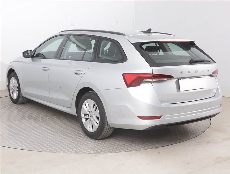 Škoda Octavia (2023) Ambition 2.0 TDI, ČR,1.maj - fotka 4 z 15