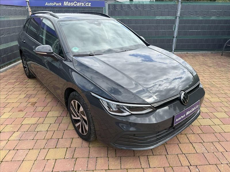 Volkswagen Golf VIII 2.0 TDI Life DSG/ACC - fotka 3 z 27