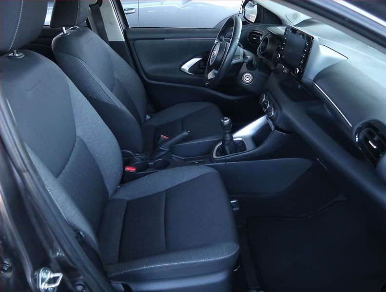 Toyota Yaris (2022) 1.5 VVT-i, ČR,1.maj, Tempomat - fotka 9 z 17