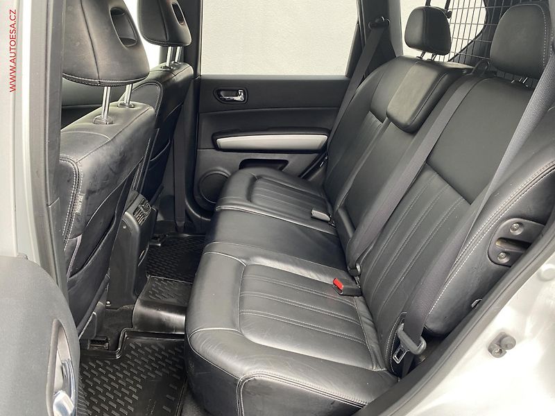 Nissan X-Trail (2011) 2.0 dCi 4x4, AT, xenon - fotka 10 z 17